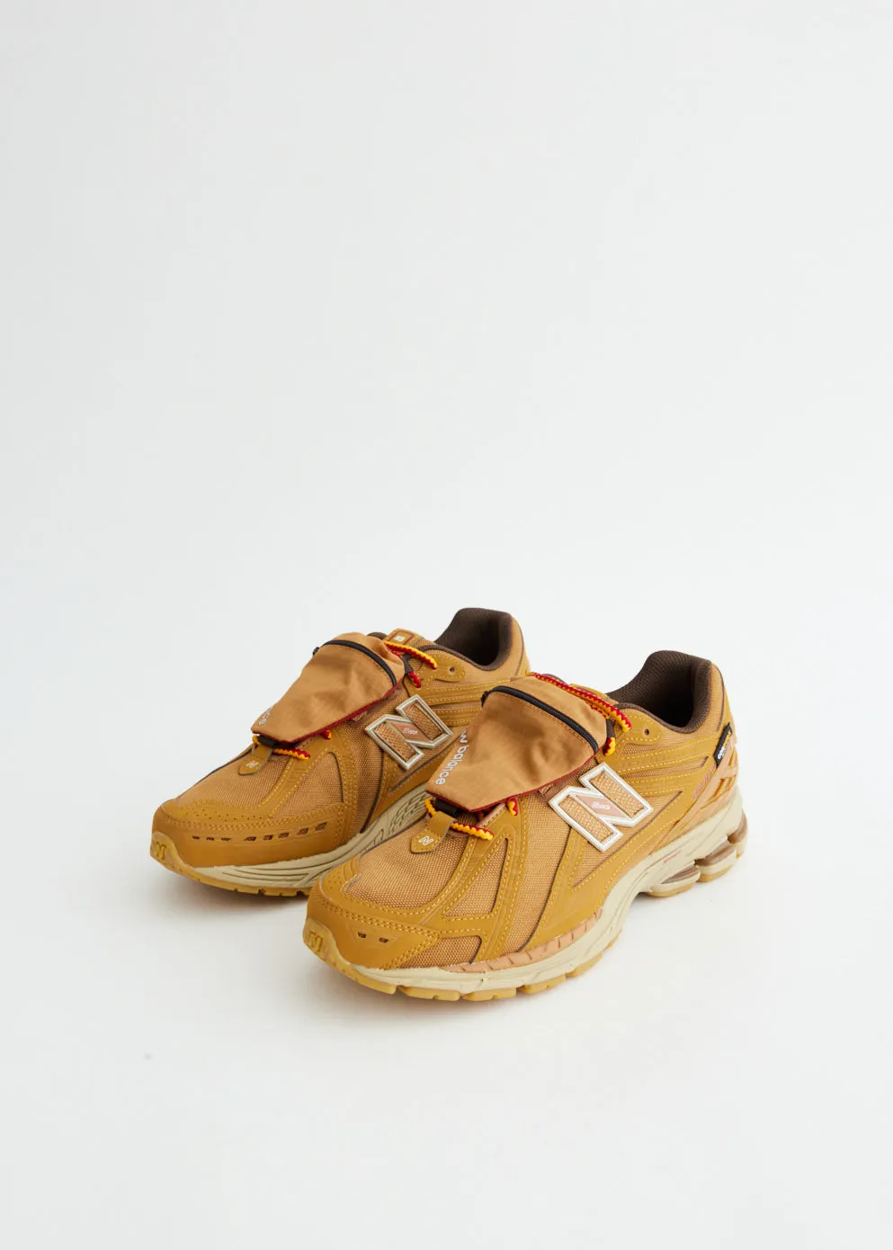 1906 'Cordura Pocket Tobacco' Sneakers