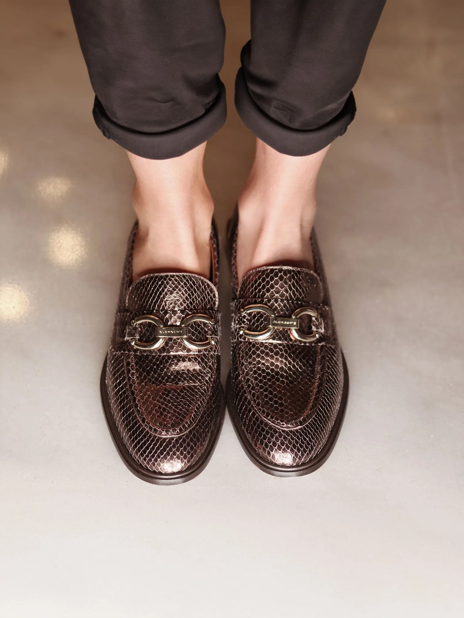 JAEL moccasins, snake effect brown || OUTLET