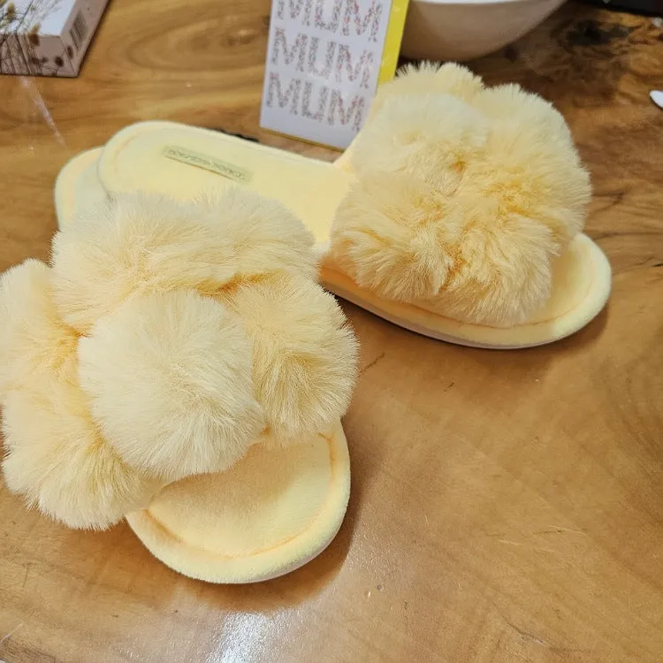 POM POM SLIPPERS