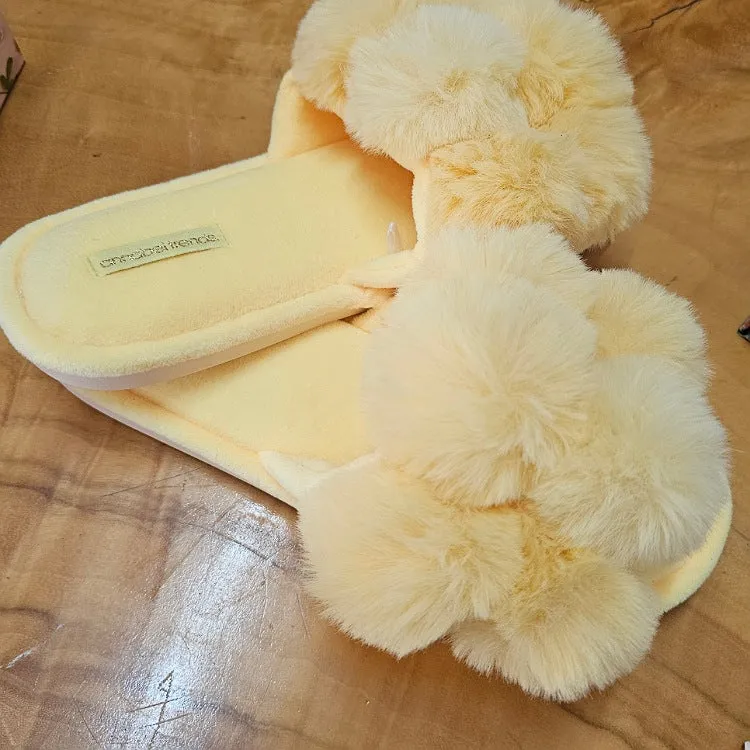 POM POM SLIPPERS