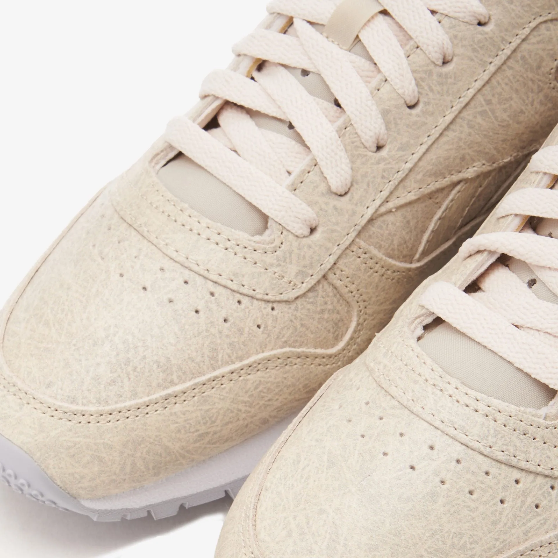 Reebok | EAMES CLASSIC LEATHER  { SANDTRAP