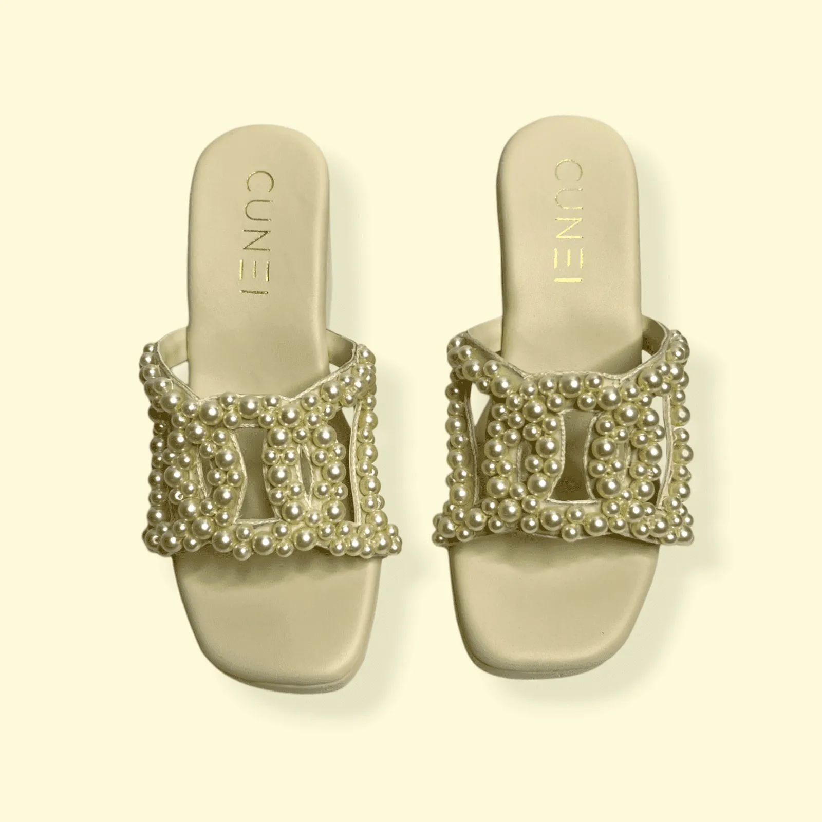 White Pearl Motif Wedges